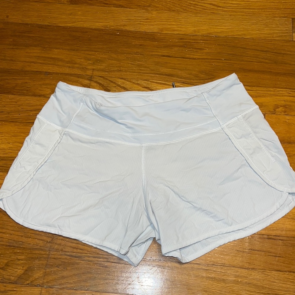 White Lululemon Shorts 4’
